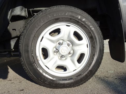 Used 2015 Toyota Tacoma image 24