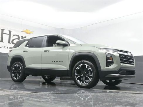 New 2026 Chevrolet Equinox LT w/ Convenience Package II image 2