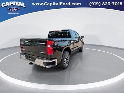 Used 2024 Chevrolet Silverado 1500 LT AWD/4WD image 8