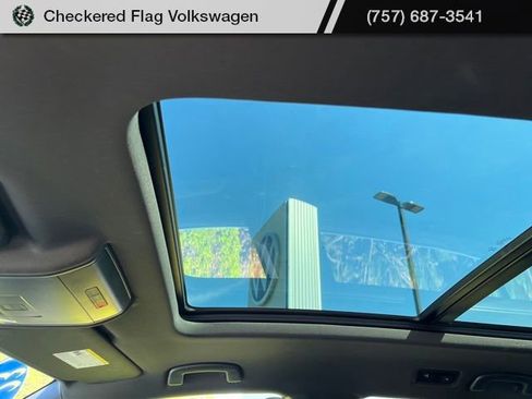 Used 2023 Volkswagen Atlas Cross Sport SE AWD/4WD image 23