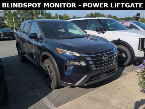 Used 2024 Nissan Rogue SV FWD image 3