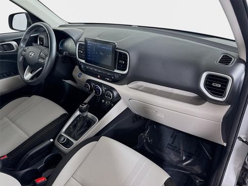 Certified 2025 Hyundai Venue SEL FWD image 27