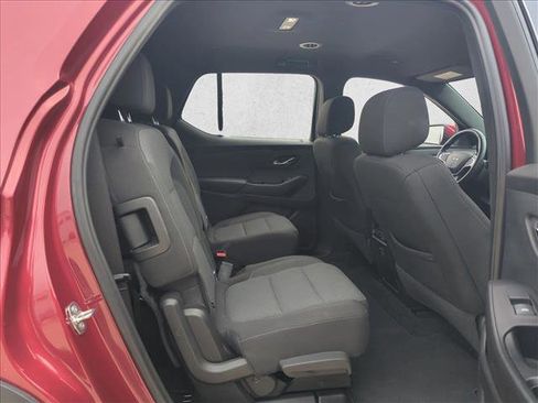 Used 2023 Chevrolet Traverse LT image 15