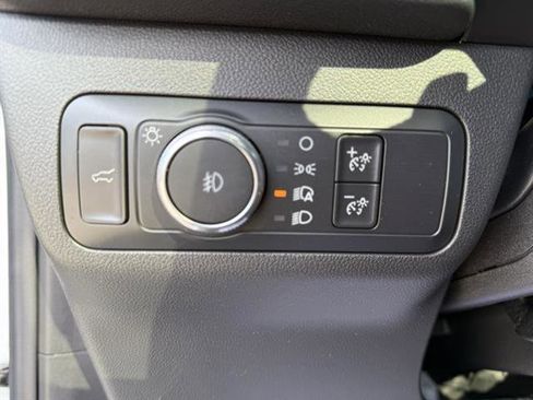 Used 2020 Ford Escape SEL image 13