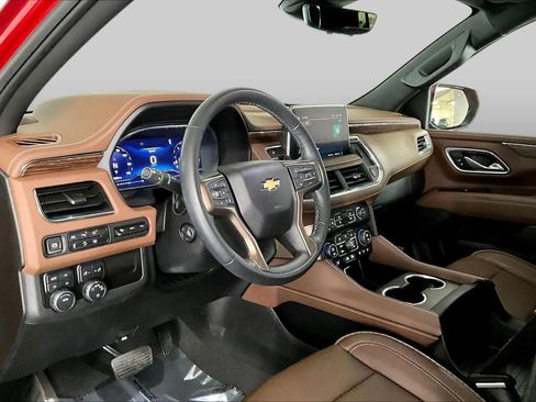 Used 2024 Chevrolet Suburban High Country w/ Premium Package 2 AWD/4WD image 17