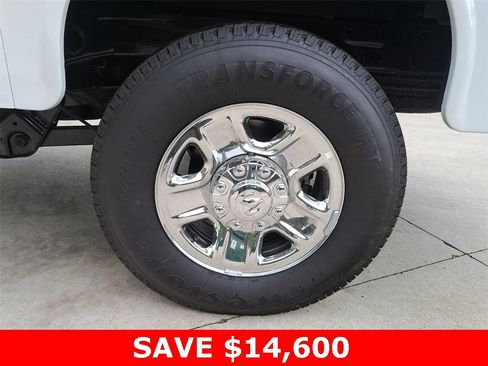 Used 2024 RAM 2500 Tradesman w/ Chrome Appearance Group image 32