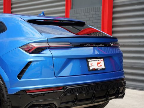 Used 2022 Lamborghini Urus AWD/4WD image 12