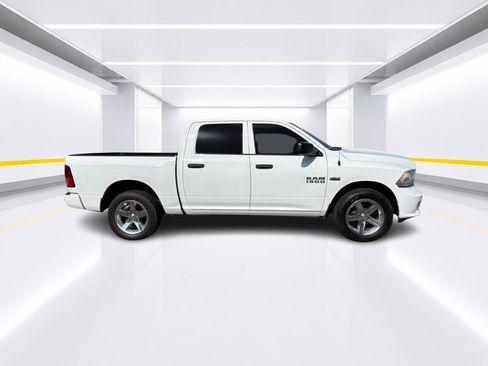 Used 2015 RAM 1500 Express AWD/4WD image 3