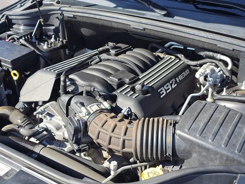 Used 2018 Dodge Durango SRT w/ SRT Interior Appearance Group image 28