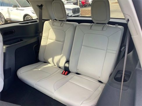 New 2026 Lincoln Aviator 2WD image 8