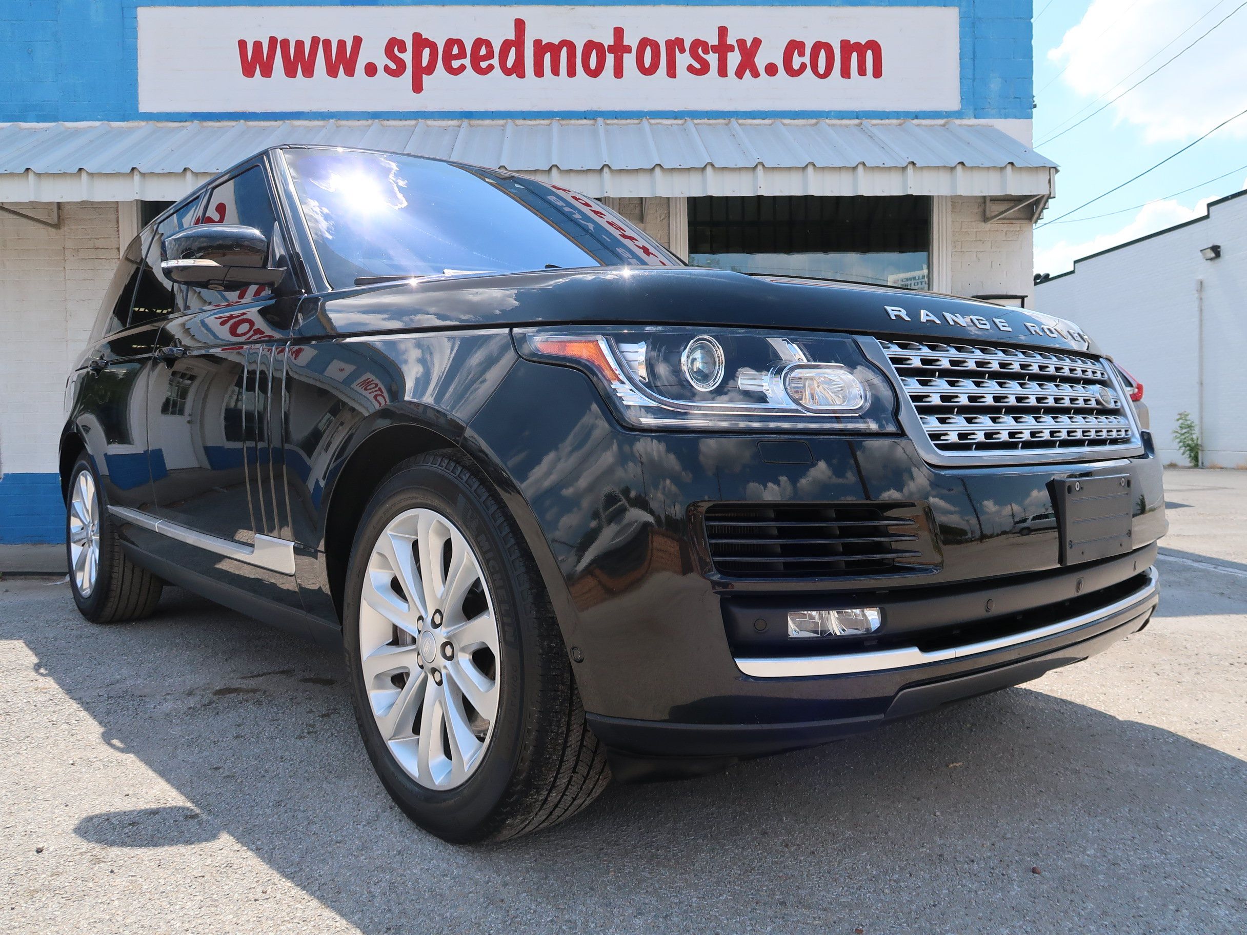 Used 2017 Land Rover Range Rover HSE AWD/4WD image 6