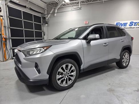 Used 2021 Toyota RAV4 XLE Premium FWD image 3