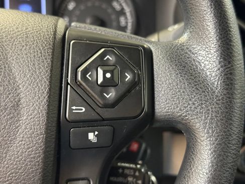 Used 2021 Toyota Tacoma SR AWD/4WD image 36