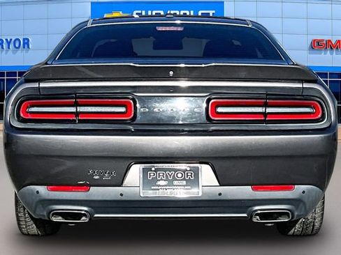 Used 2015 Dodge Challenger SXT w/ Driver Convenience Group image 6