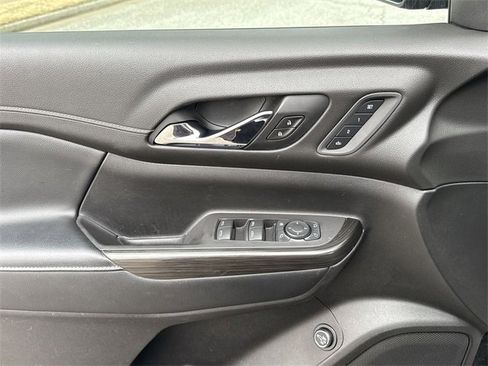 Used 2020 GMC Acadia SLT w/ Premium Package image 15