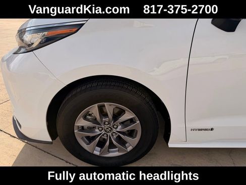 Used 2021 Toyota Sienna LE image 8