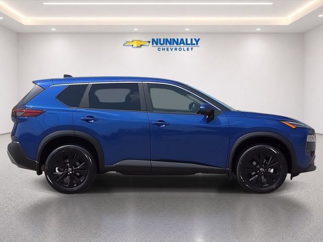 Used 2023 Nissan Rogue SV FWD image 6
