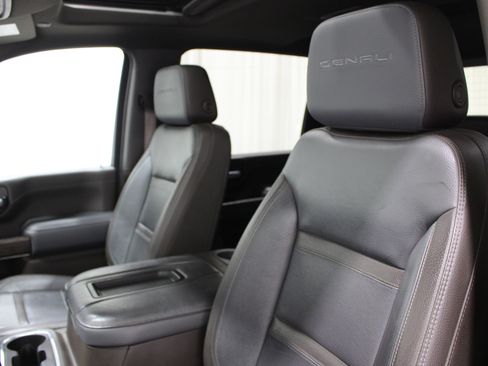 Used 2022 GMC Sierra 2500 Denali AWD/4WD image 4