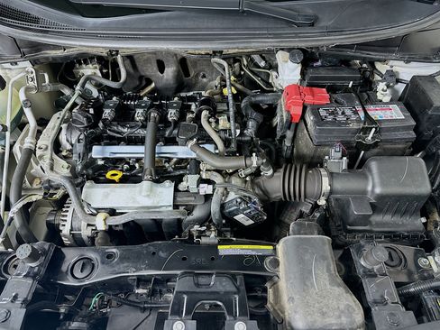 Used 2025 Nissan Versa SV FWD image 31