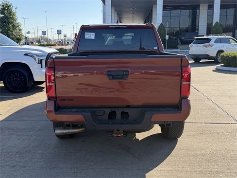 Used 2025 Toyota Tacoma TRD Off-Road image 6