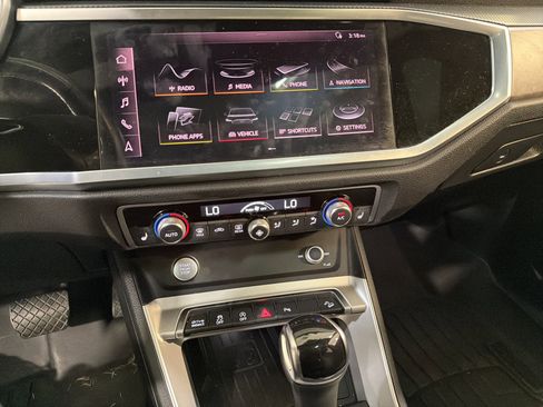 Used 2020 Audi Q3 2.0T Premium Plus w/ Premium Plus Package image 18