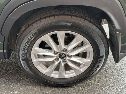 Used 2022 Toyota Corolla Cross LE image 12