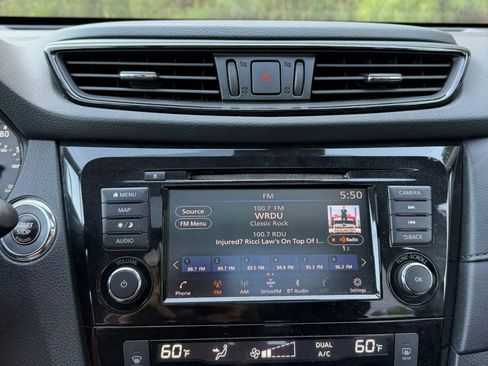 Used 2019 Nissan Rogue SV w/ Sun & Sound Touring Package image 15