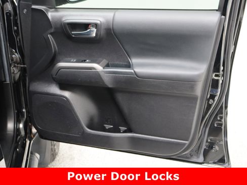 Used 2023 Toyota Tacoma TRD Off-Road image 31