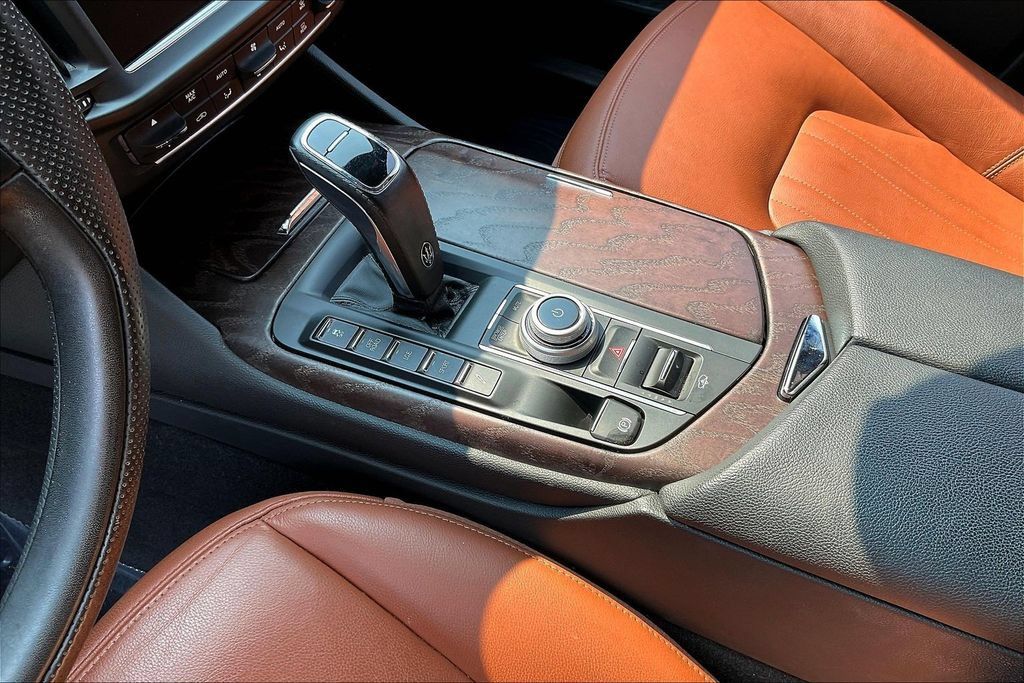 Used 2023 Maserati Levante GT AWD/4WD image 16