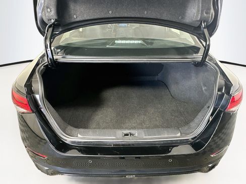 Used 2025 Nissan Sentra SR FWD image 27