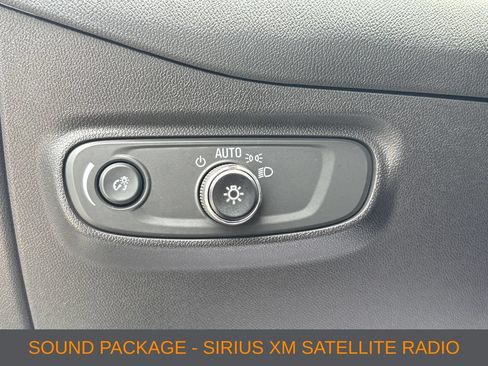 Used 2023 Chevrolet Equinox LT w/ Driver Convenience Package FWD image 6