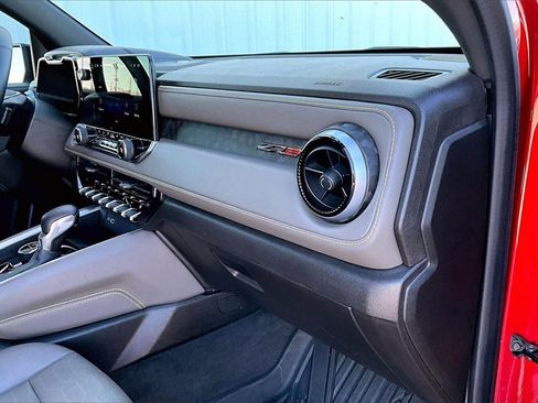 Used 2023 Chevrolet Colorado ZR2 w/ ZR2 Convenience Package III image 12