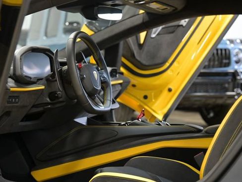 Used 2024 Lamborghini Revuelto AWD/4WD image 43