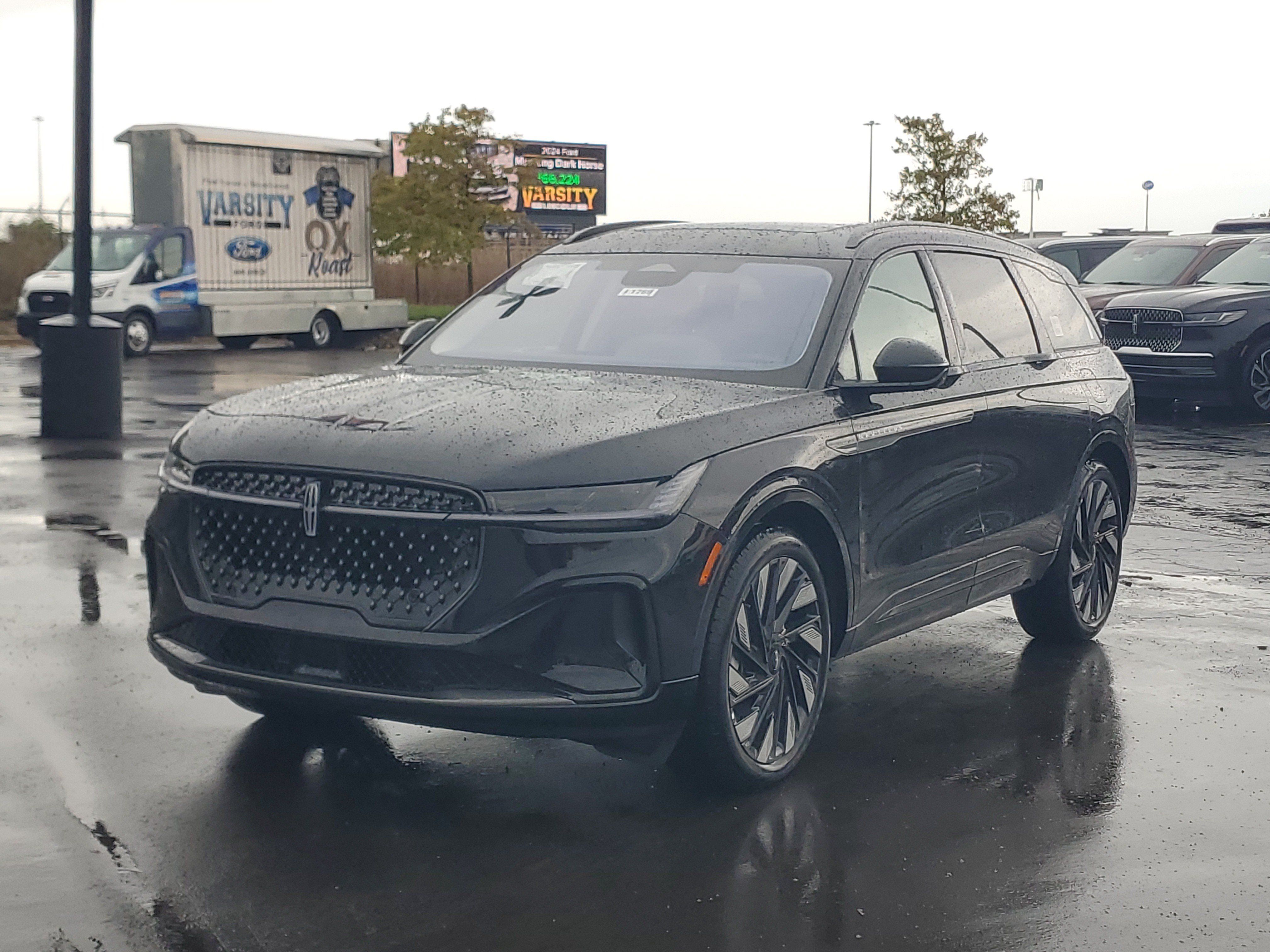 New 2026 Lincoln Nautilus Reserve w/ Jet Appearance Package AWD/4WD image 2