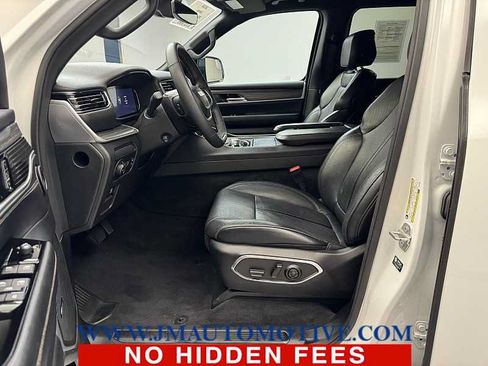 Used 2024 Jeep Wagoneer Series II w/ Flexible Seating Group AWD/4WD image 13