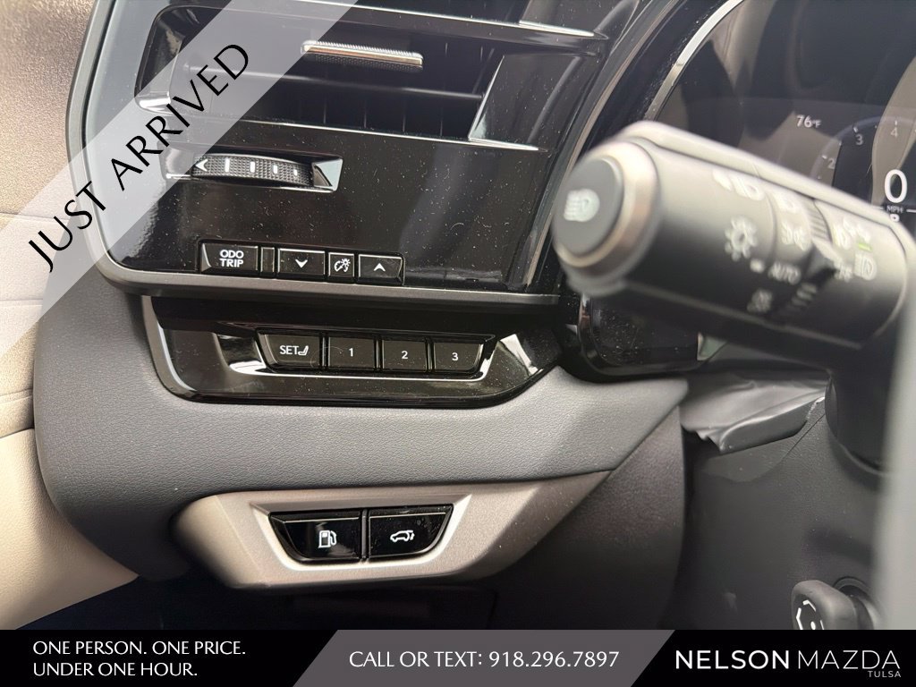 Used 2025 Lexus RX 350 AWD w/ Convenience Package image 18