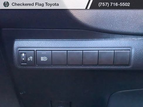 Used 2024 Toyota Corolla SE w/ SE Premium Package FWD image 12