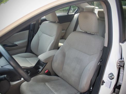 Used 2014 Honda Civic LX image 9