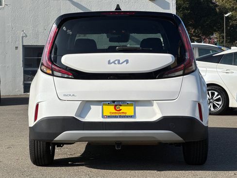 Used 2023 Kia Soul LX w/ LX Technology Package image 5