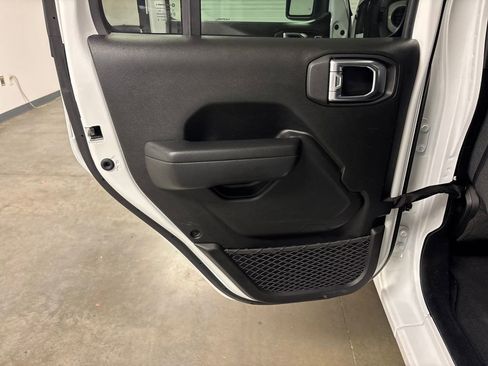 Used 2024 Jeep Wrangler Sport S image 27