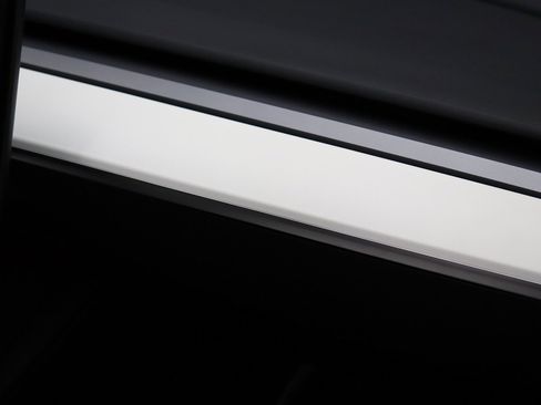 Used 2023 Tesla Model 3 Standard Range image 43