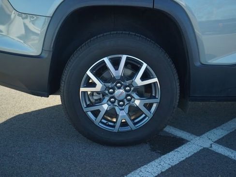 Used 2023 GMC Acadia SLT image 45