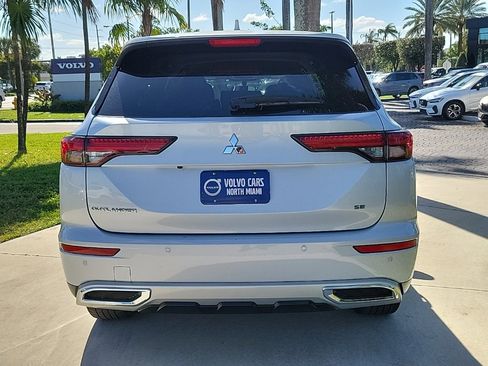 Used 2022 Mitsubishi Outlander SE image 5