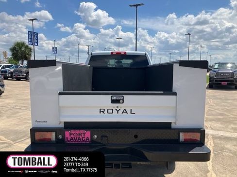 Used 2024 RAM 2500 Tradesman w/ Chrome Appearance Group AWD/4WD image 5