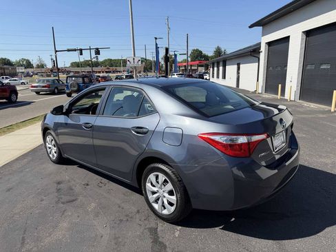 Used 2016 Toyota Corolla LE FWD image 3