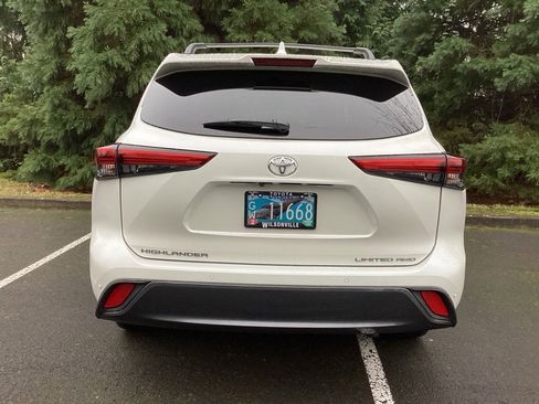 Used 2020 Toyota Highlander Limited image 20