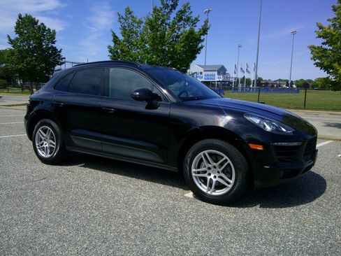 Used 2017 Porsche Macan AWD/4WD image 6