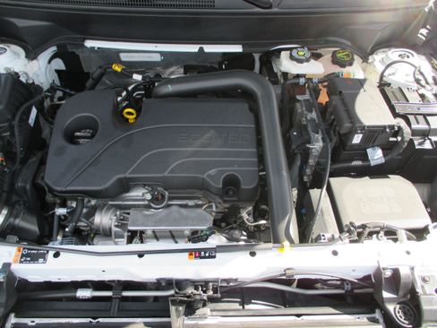 Used 2024 Chevrolet Equinox RS FWD image 24
