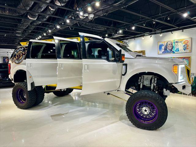 Used 2002 Ford Excursion Limited RWD image 3
