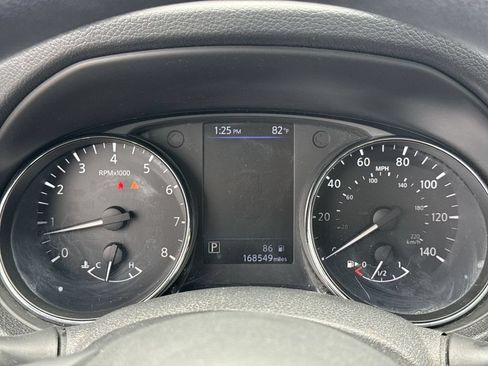 Used 2019 Nissan Rogue S FWD image 24